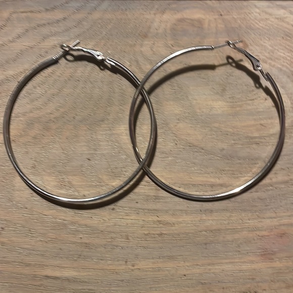 Earrings - Picture 3 of 4